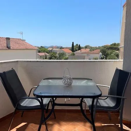 Apartamento Nero Pakoštane